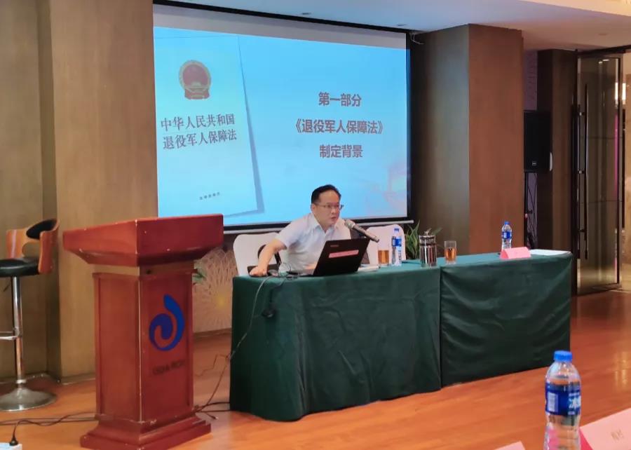 王学华律师1.jpg